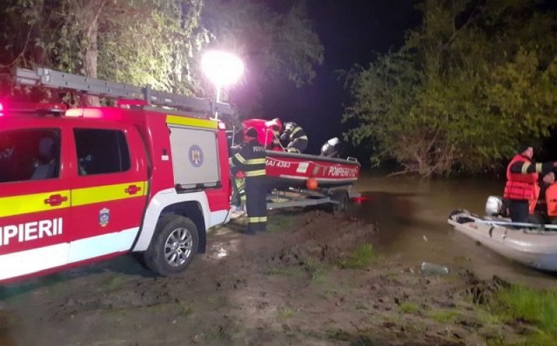 Părţi dintr-un cadavru uman, găsite în Mureş. Ar putea fi fetiţa de 7 ani care era de negăsit din vacanţa de 1 Mai, când o barcă cu 12 oameni s-a răsturnat în râu