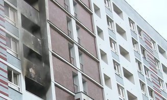 A luat foc un hotel din Băile Felix! Turiştii, evacuaţi pe scara exterioară de incendii