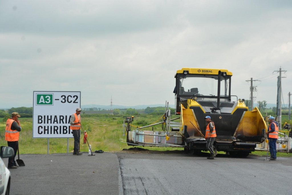 Constructori pentru două tronsoane din Autostrada Transilvania