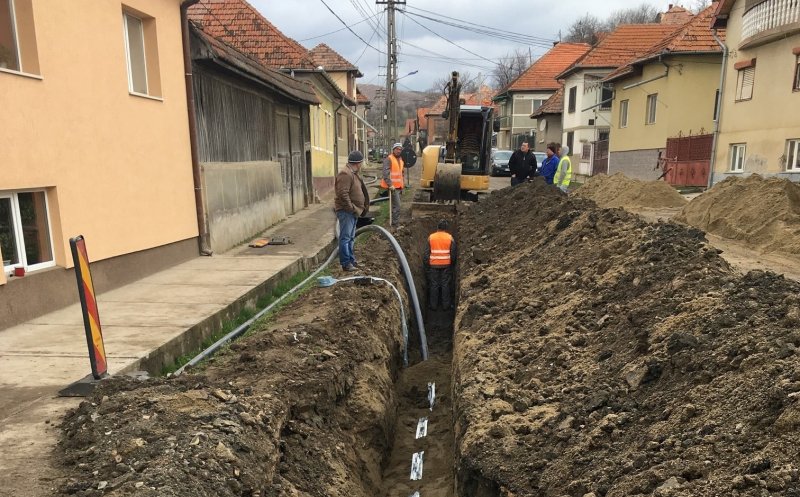 Un sat din Cluj își extinde rețeaua de alimentare cu apă. Alin Tișe: “Cu finalizarea investiției va crește și calitatea vieții locuitorilor din zonă”