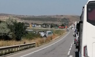 Cluj: Accident între o motocicletă și un microbuz. Intervine SMURD-ul