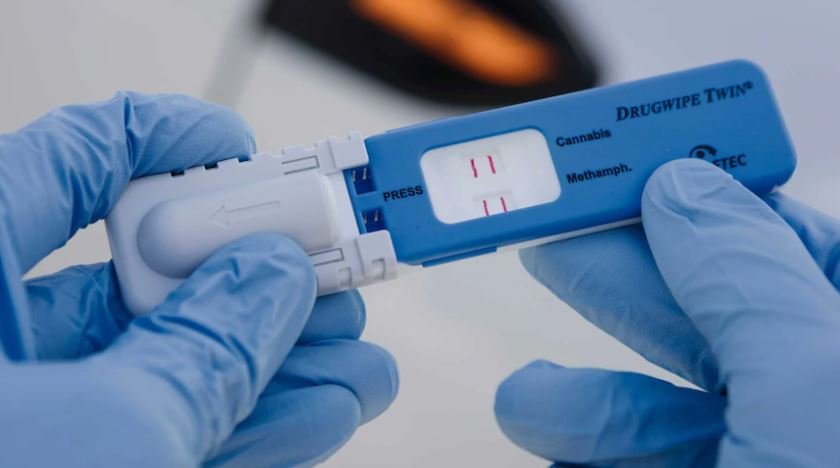 Elevii ar putea fi testați antidrog în școli. În ce condiții s-ar face testarea