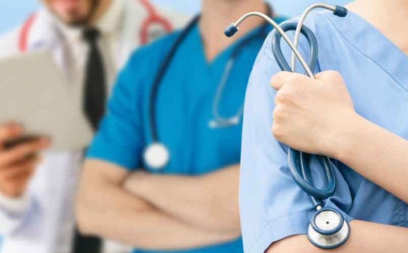Medicii rezidenți vor primi între 250 și 500 de lei pentru gărzi. Cât ia un medic specialist