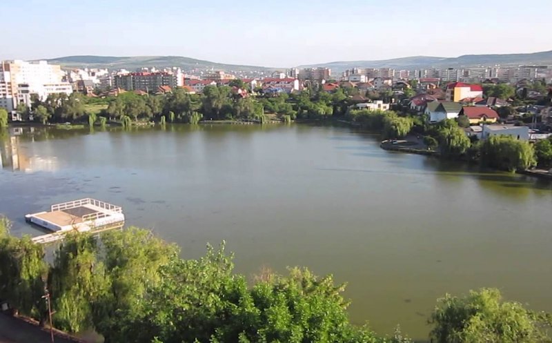 Lacul Gheorgheni se modernizează cu 10 milioane lei: pontoane noi, platforme de pescuit, zone de promenadă