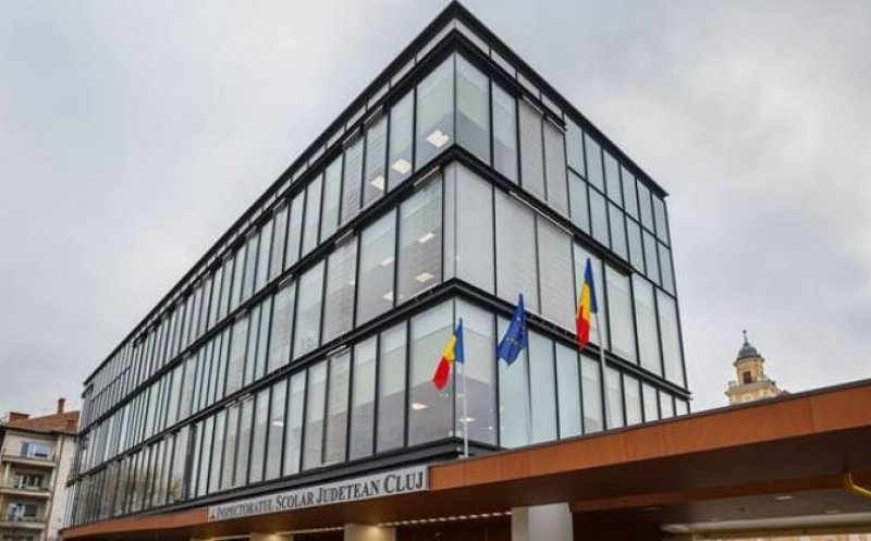 Protest la sediul IȘJ Cluj pentru înfiinţarea unei şcoli pentru elevii cu nevoi speciale