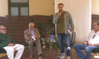 Octavian Hoandră şi-a lansat un nou volum, „Țară eșuată vinde pitici de grădină”