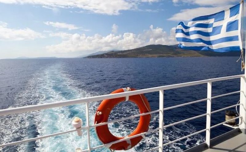 MAE: Românii blocați pe feribot între insulele Skiathos și Volos au fost debarcați şi informați despre evacuare