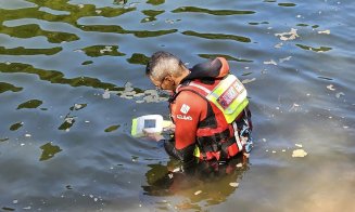 Operațiune impresionantă la Tarnița: Salvatorii folosesc detectoare subacvatice în căutarea tânărului dispărut sub ape