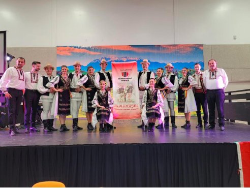 Ansamblul Folcloric „Românașul” al UTCN a reprezentat România la festivalul internațional multicultural Folklorama din Canada