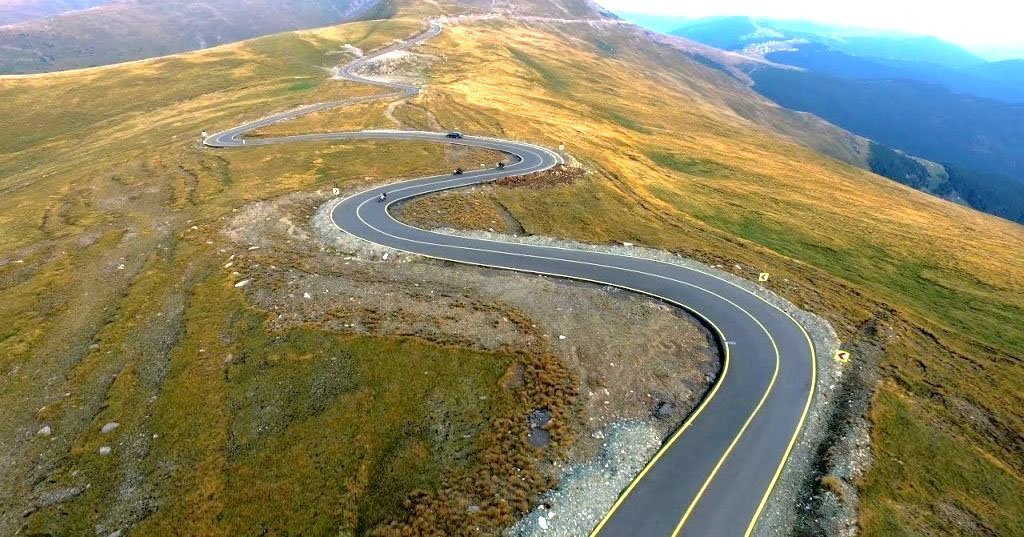 Circulație restricționată pe Transalpina de Apuseni timp de două luni. Orele între care este închis drumul