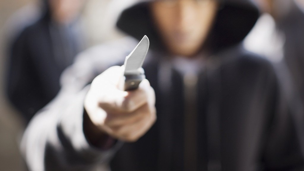 Un tânăr de 20 de ani a fost ucis, iar un altul de 19 ani este în stare critică, după ce au fost injunghiati la un majorat