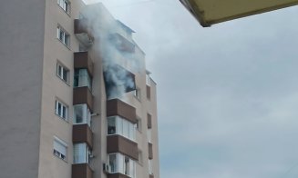 INCENDIU într-un bloc din Mănăștur. Intervin pompierii