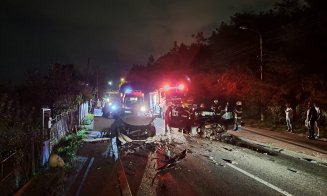 ACCIDENT în Cluj-Napoca: Curbă ratată, 4 victime şi două maşini făcute praf pe Drumul Sfântul Ioan