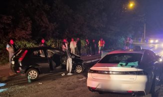 ACCIDENT în Cluj-Napoca: Curbă ratată, 4 victime şi două maşini făcute praf pe Drumul Sfântul Ioan