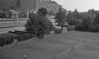 În trecut, lângă stadion erau terenuri de tenis