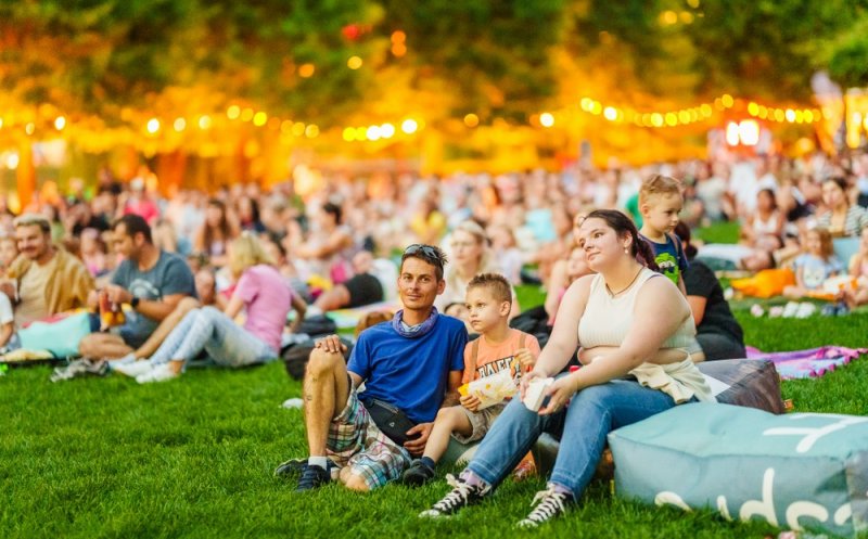 Iulius Mall transformă bannerele publicitare în produse creative: bean bags și sacoșe reutilizabile pentru clujeni