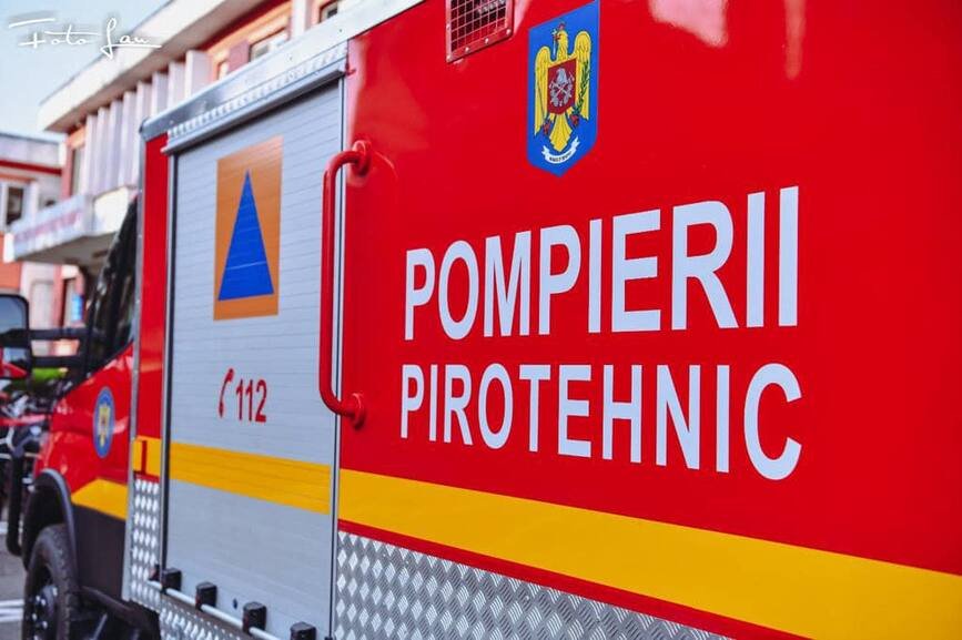 Alarmă într-un oraș din județul Cluj. Geantă suspectă găsită în zona unei piețe / Specialiștii pirotehniști au intervenit