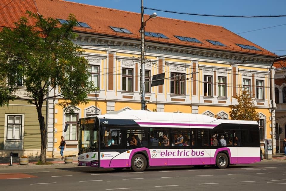 Elevii din zona metropolitană a Clujului și studențiii, GRATIS pe autobuzele din Cluj-Napoca. Pentru decongestionarea traficului