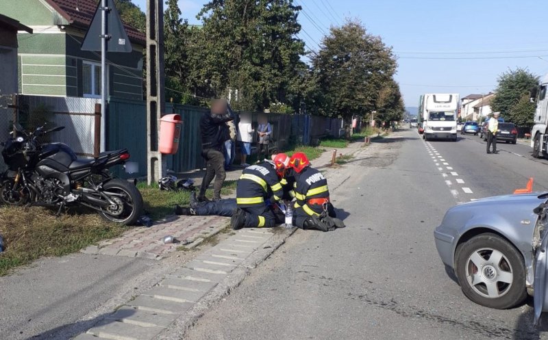 ACCIDENT în Gilău între un autoturism și o motocicletă. Bărbat, transportat de urgență la spital