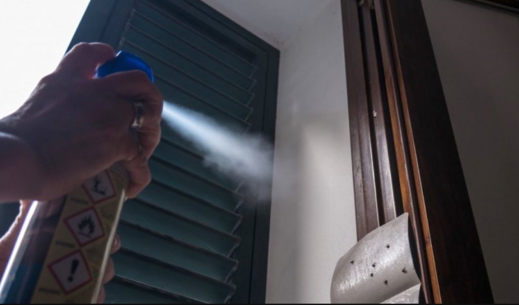 Trei persoane din Cluj-Napoca, intoxicate cu insecticid! Au ajuns de urgență la spital