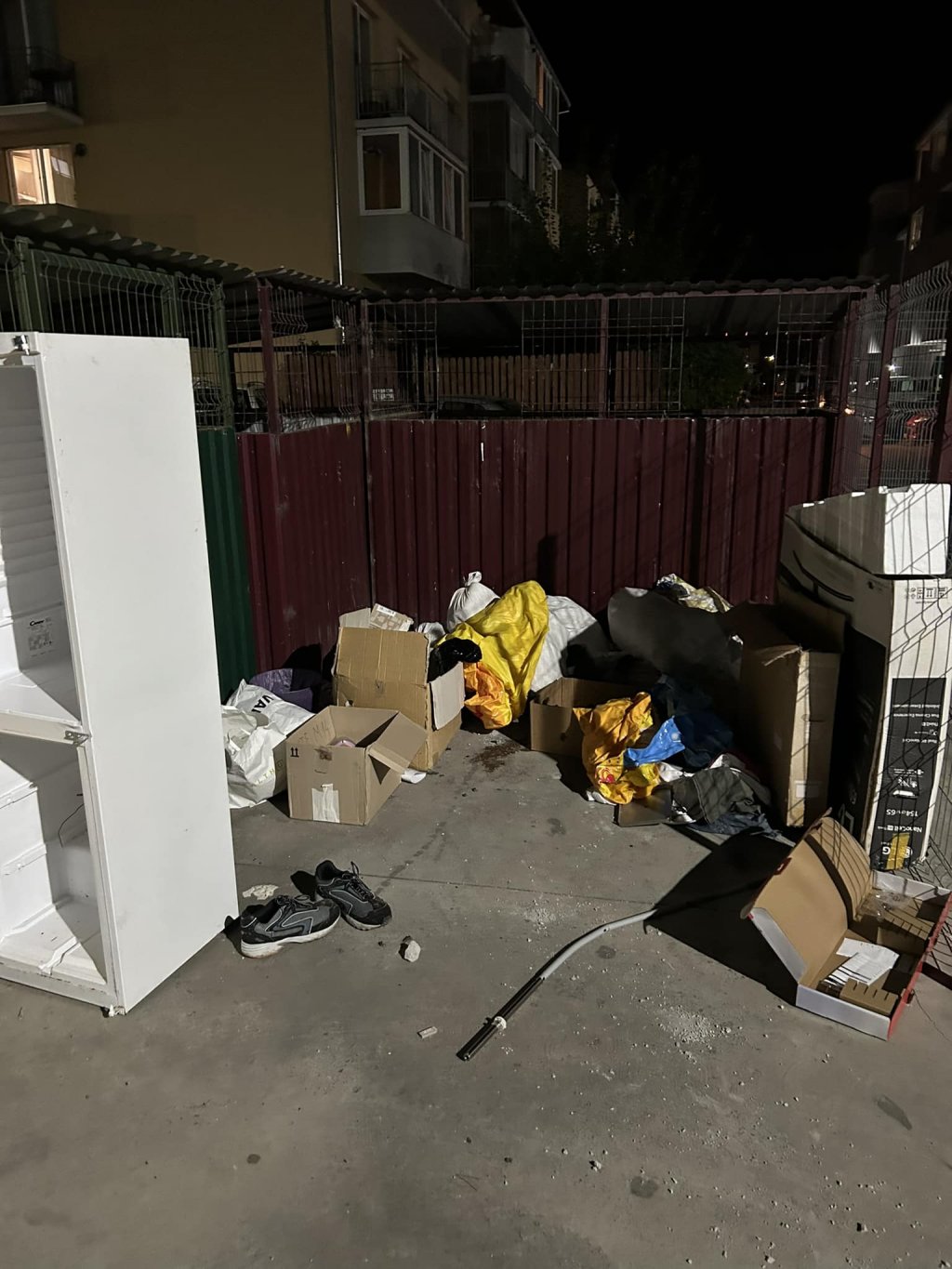 "Salut vecine! Mă bucur că ţi-ai renovat apartamentul"