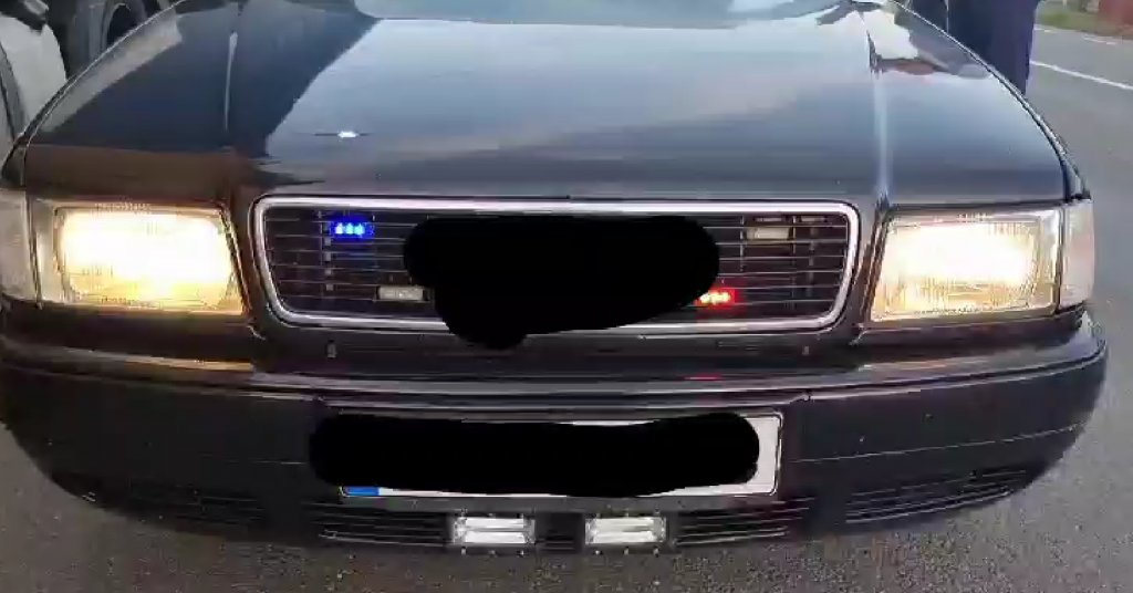 Șofer din Cluj, amendat și lăsat fără permis. Avea montat ilegal pe mașină sistem de iluminare tip stroboscop