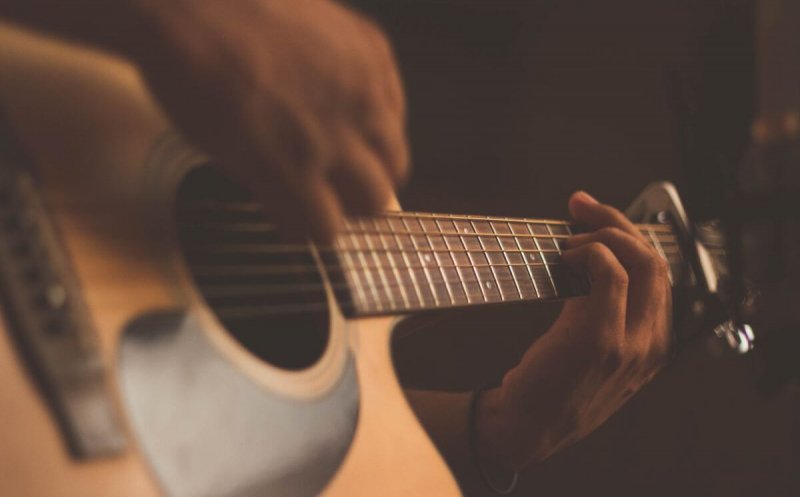 Un celebru artist a făcut infarct pe scenă, în timpul unui concert la București