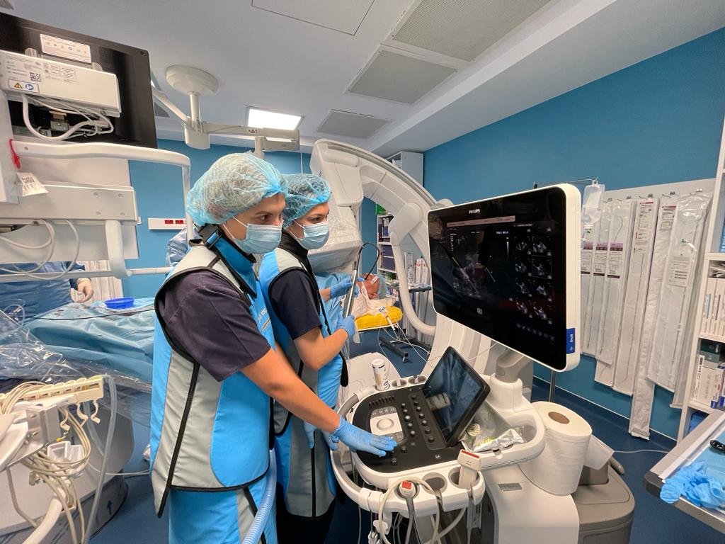 Implantare a dispozitivului Watchman la Spitalul ARES din Cluj-Napoca: șansă la viață pentru un pacient cu fibrilație atrială permanentă și AVC ischemic repetitiv sub tratament anticoagulant