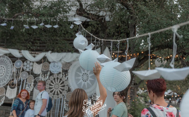 Primele 500 de abonamente super early bird la Cluj Symphony Experience s-au scos deja la vânzare. Festivalul revine în Parcul Etnografic și în 2024