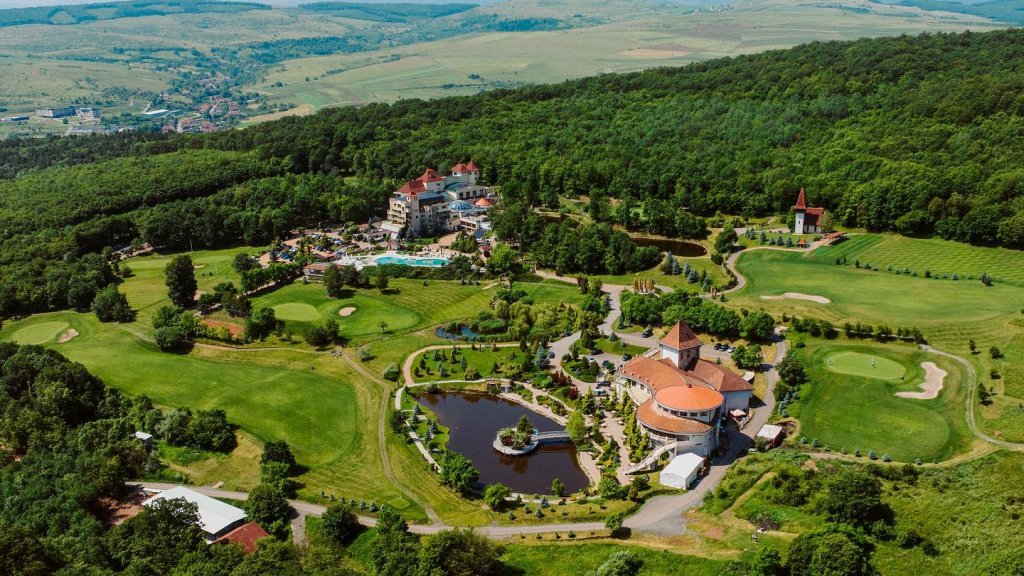 Amendat și cu sala de evenimente închisă temporar de Protecția Consumatorului, patronul Sun Garden susține că niciun client nu a făcut toxiinfecție alimentară
