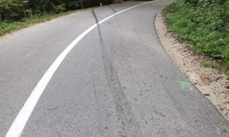 Accident la Raliul Clujului. O mașină a ajuns sub o râpă. Pilotul și compilotul, transportați la spital