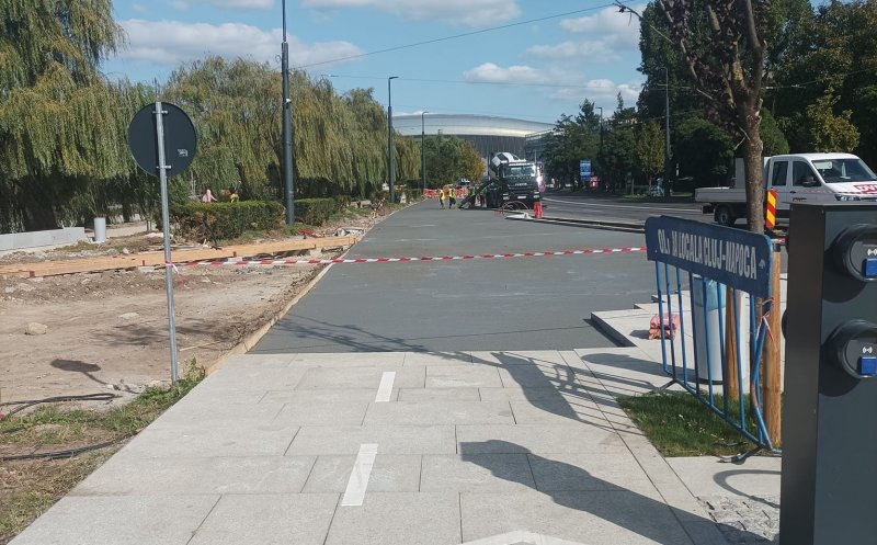Se lucrează la pista de biciclete  Sun - Parcul Rozelor și platoul Sălii Sporturilor - Podul Garibaldi. Nu  va fi pe lângă apă