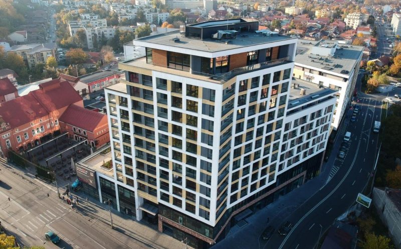Atenție, șoferi! De azi, merge semaforizarea la Platinia. Se permite virajul dinspre Mănăștur spre stânga