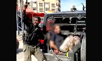 Imagini șocante cu civili luați ostatici de Hamas și duși în Gaza. Unele femei poartă semne de abuzuri sexuale