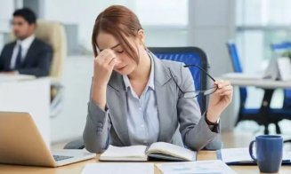 Unul din trei angajați români spun că sunt în burnout. Muncesc prea mult, nu câștigă suficient și nu se simt apreciați la job