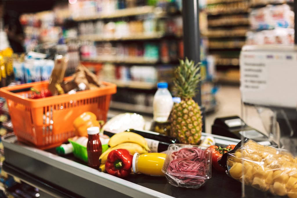 S-a votat! Case de marcat fără dulciuri în supermarketuri pentru familiile cu copii minori