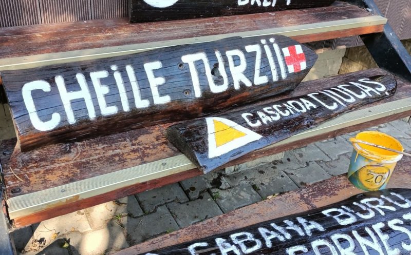 Salvamontiștii clujeni au pus la punct indicatoarele de pe traseele din Cheile Turzii