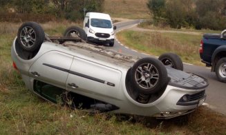 Accident rutier pe centura Florești - Donath. O mașină s-a răsturnat / Paramedicii SMURD evaluează o persoană