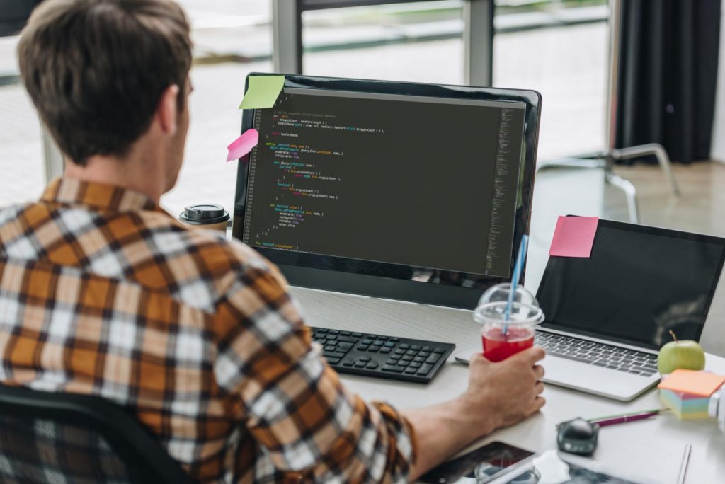 IT-ul depăşeşte industria în România. Domeniul a devenit cel mai mare creator de locuri de muncă
