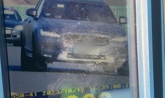 Ca la raliu pe Autostrada Transilvania, în Cluj. Șofer din Ungaria, prins cu 212km/h / A mai făcut și accident