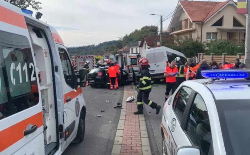 Cum s-a produs accidentul GRAV din Feleacu? 16 persoane au fost transportate la spital