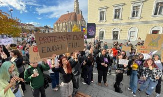 Peste 100 de clujeni au protestat duminică la Cluj: „Vrem servicii sociale integrate fără discriminare!”