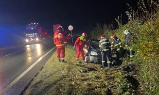 ACCIDENT în Cluj: Maşină răsturnată în şanţ