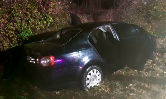 ACCIDENT în Cluj: Maşină răsturnată în şanţ