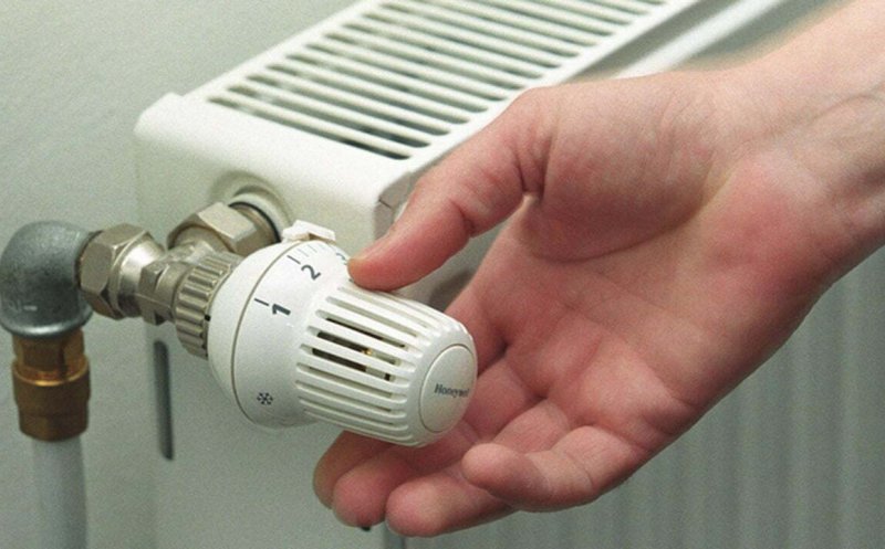 Românii care nu-și pun repartitoare până în 31 decembrie riscă amenzi de până la 1.000 de lei. Precizările ANRE