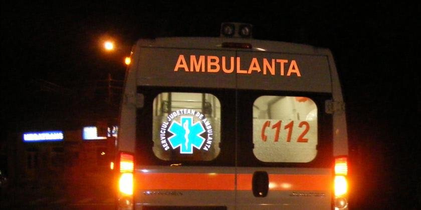 Accident între un microbuz și două mașini la ieșire din Câmpia Turzii