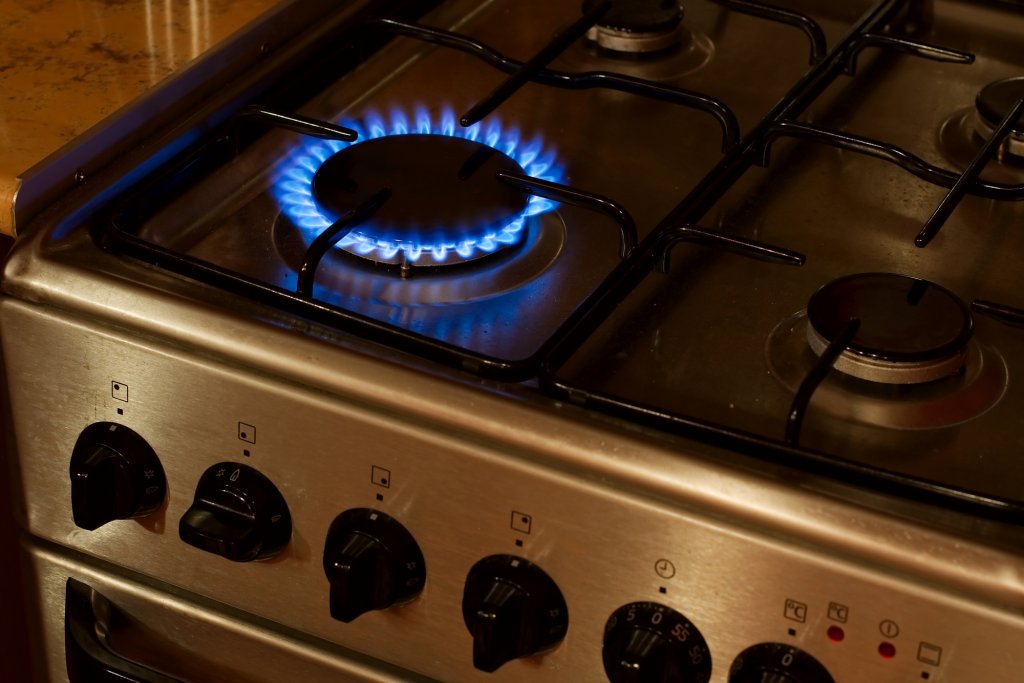 România, în topul țărilor din UE cu cele mai mari scumpiri la electricitate și gaz. Cât au crescut prețurile