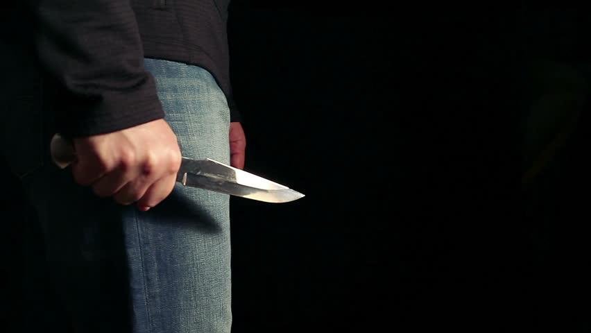 Amenințări cu bâta de baseball și cuțite în timpul unor furturi în Florești. Cei doi agresori, de 15 și 18 ani, au fost reținuți
