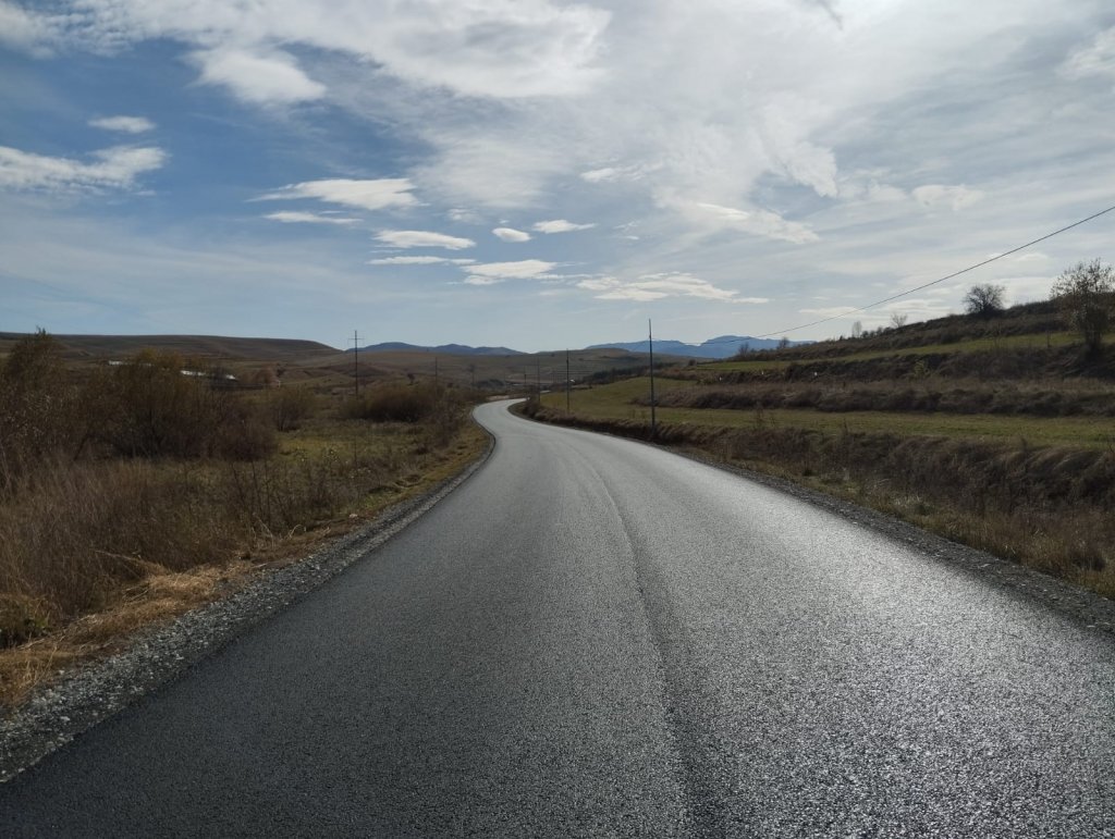 Modernizarea unuia dintre cele mai importante drumuri județene din Cluj se apropie de finalizare! Ce lucrări se mai fac
