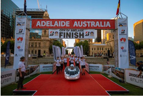 Mașina solară construită de studenții UTCN încheie competiția din Australia. Câți km a parcurs vehiculul „made in Cluj”